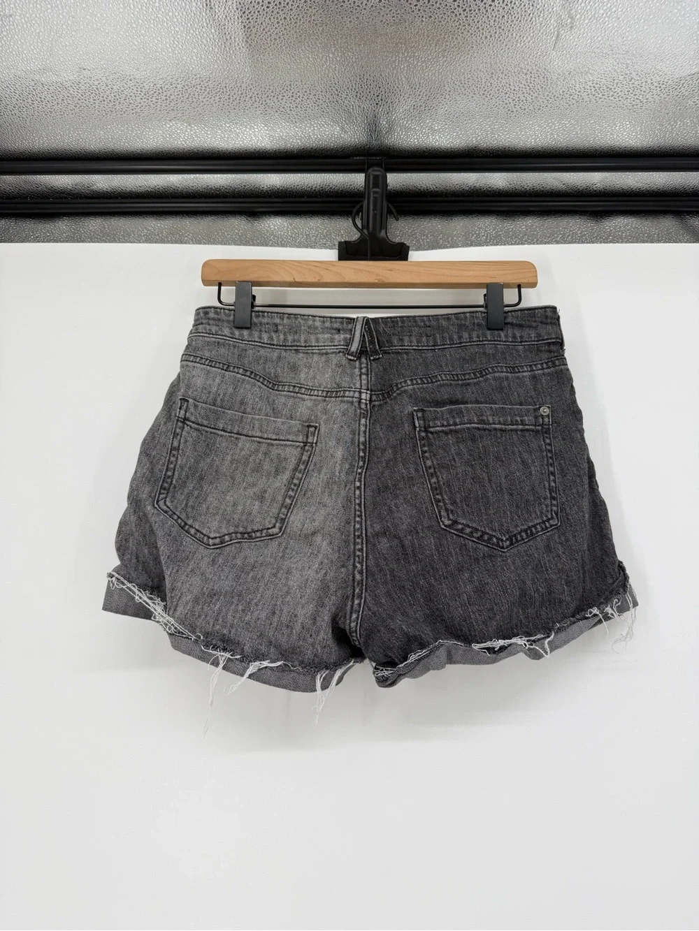 Anthropologie Pilcro Signature High Rise Shorts Colorblock Faded Black Grey 29 - Picture 8 of 15